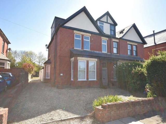 2 Bedroom Flat