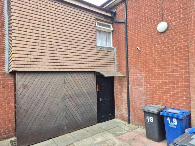 2 Bedroom Flat