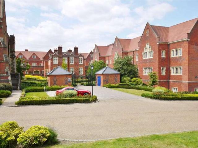 2 Bedroom Flat