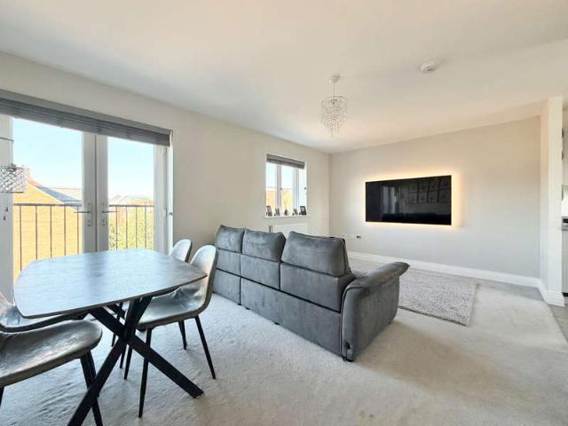 2 Bedroom Flat