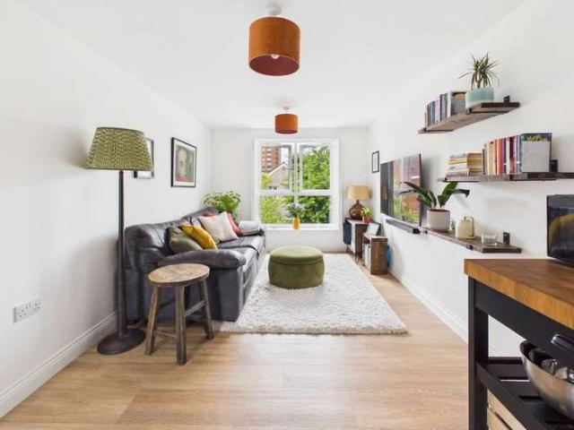 2 Bedroom Flat