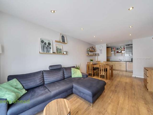 2 Bedroom Flat