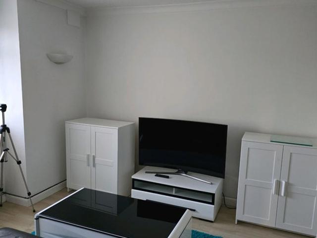 2 bedroom flat