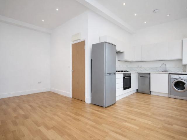 2 Bedroom Flat