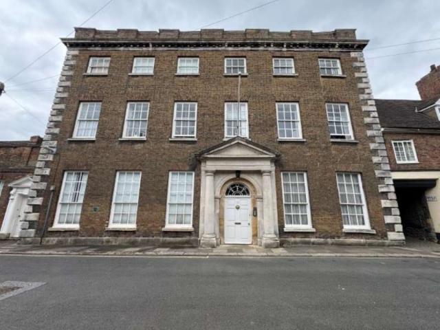 2 Bedroom Flat