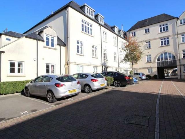 2 Bedroom Flat