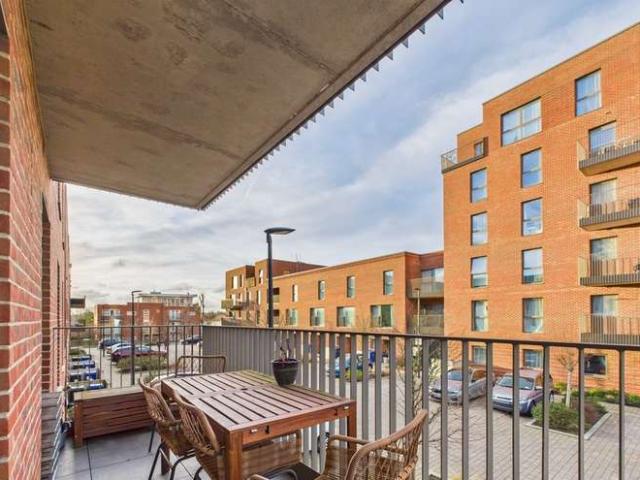 2 Bedroom Flat