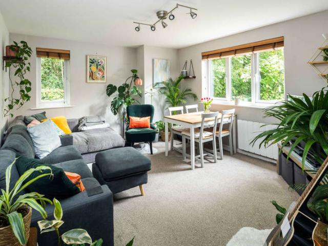 2 Bedroom Flat