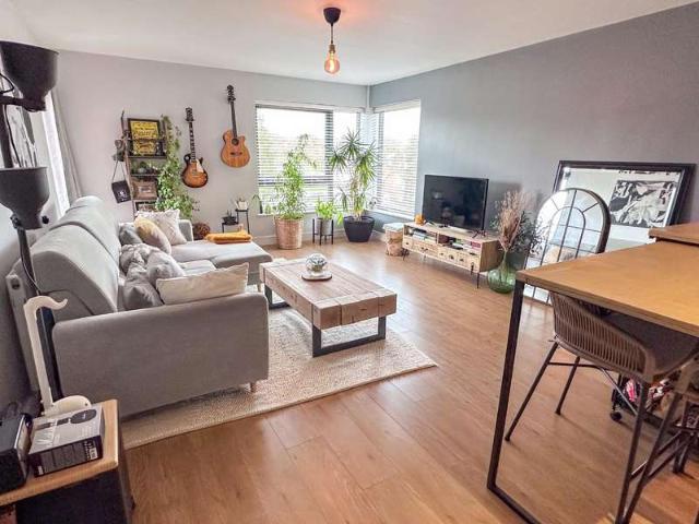 2 Bedroom Flat