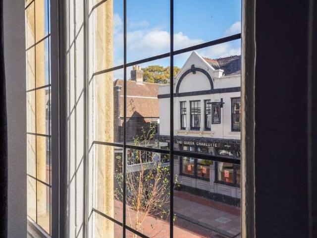2 Bedroom Flat
