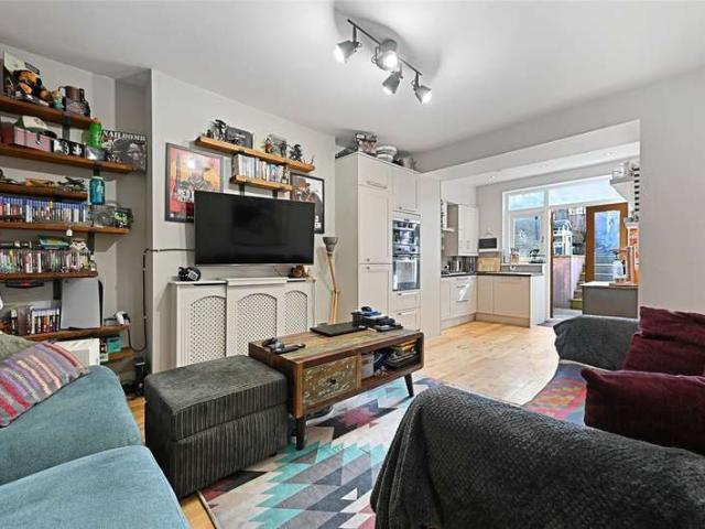 2 Bedroom Flat