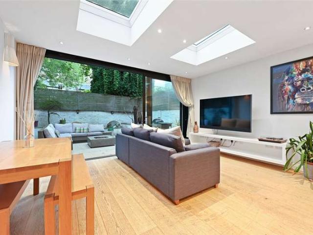 2 Bedroom Flat