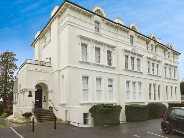 2 Bedroom Flat