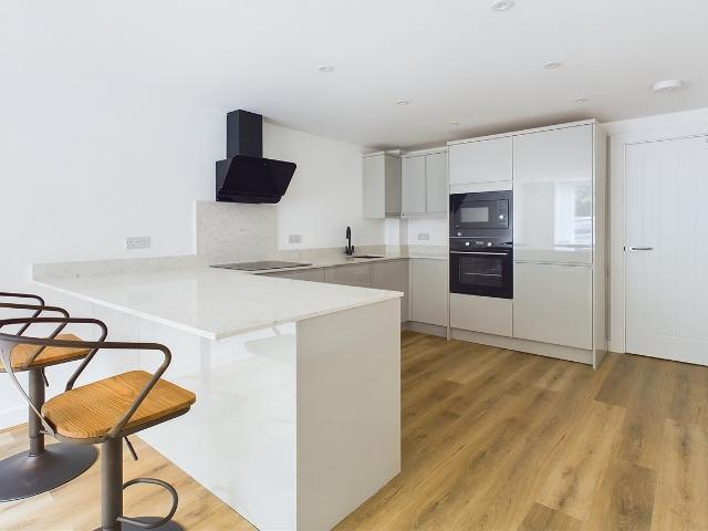 2 Bedroom Flat