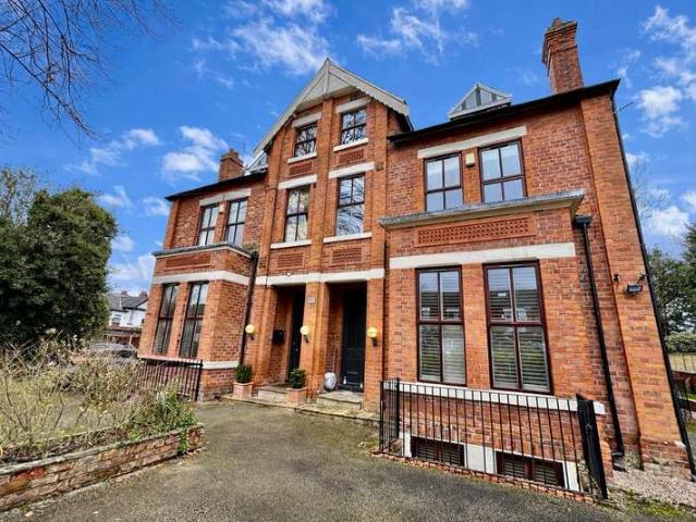 2 Bedroom Flat