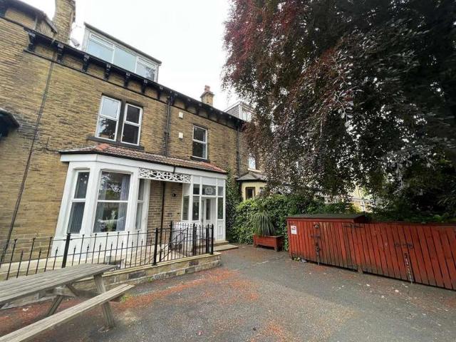 2 Bedroom Flat