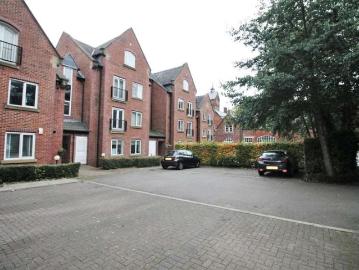 Flat to rent in North East - Garden