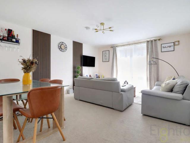 2 Bedroom Flat