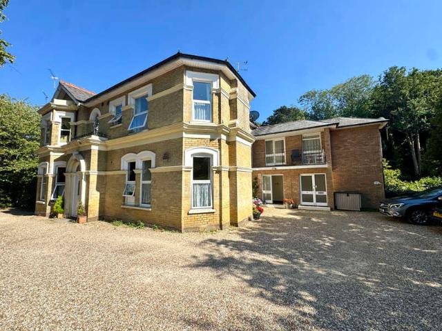 2 Bedroom Flat