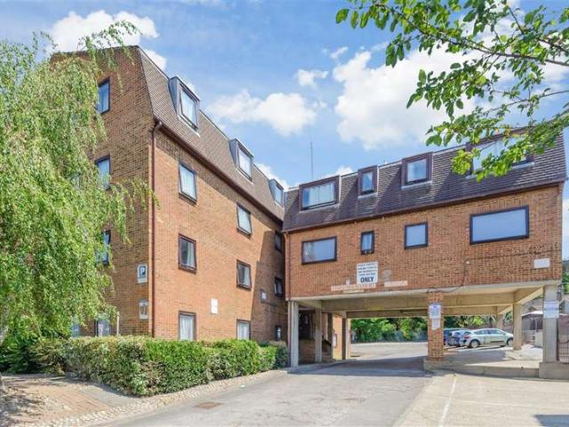2 Bedroom Flat