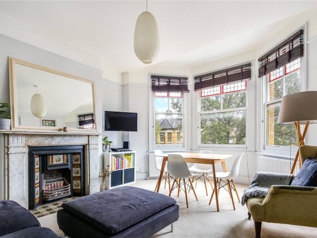 2 bedroom Flat