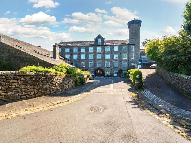 2 Bedroom Flat