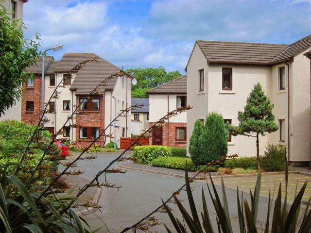 2 Bedroom Flat
