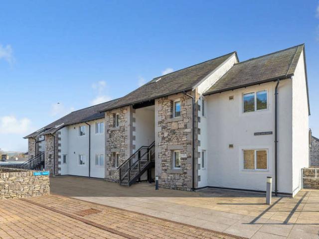 2 Bedroom Flat