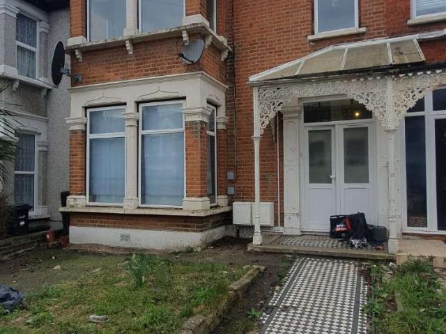 2 Bedroom Flat