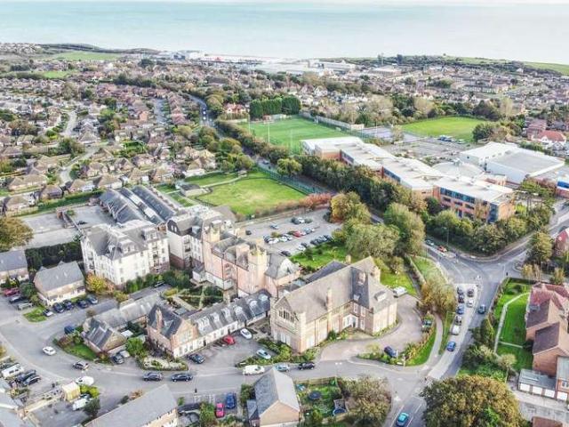 2 Bedroom Flat