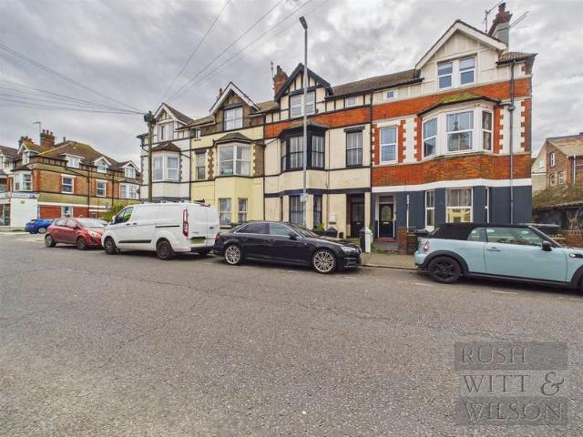 2 Bedroom Flat