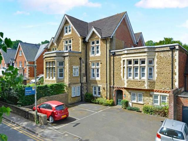 2 Bedroom Flat