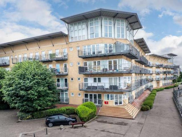 2 Bedroom Flat