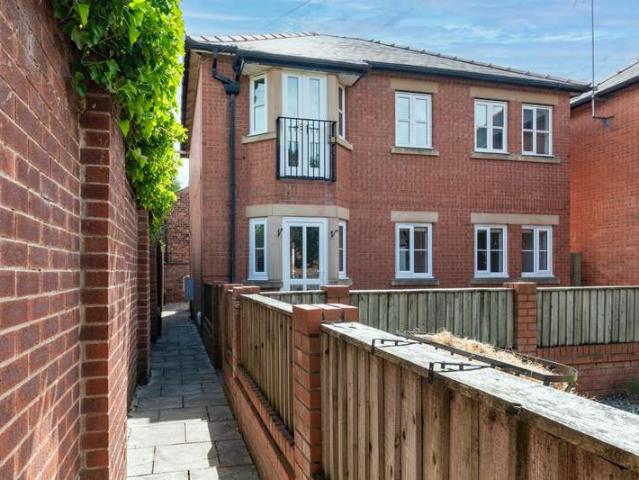 2 Bedroom Flat