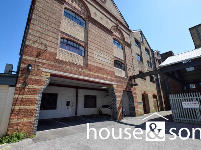 2 Bedroom Flat