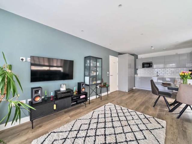 2 Bedroom Flat