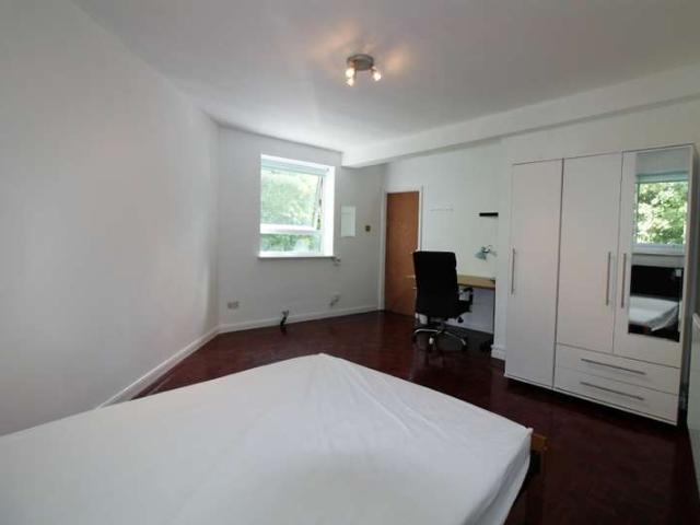 1 Bedroom Flat