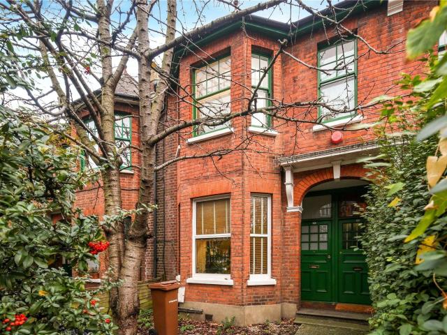 2 bedroom Flat Milton House Mansions, E8