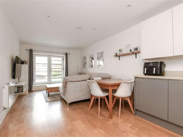 2 Bedroom Flat