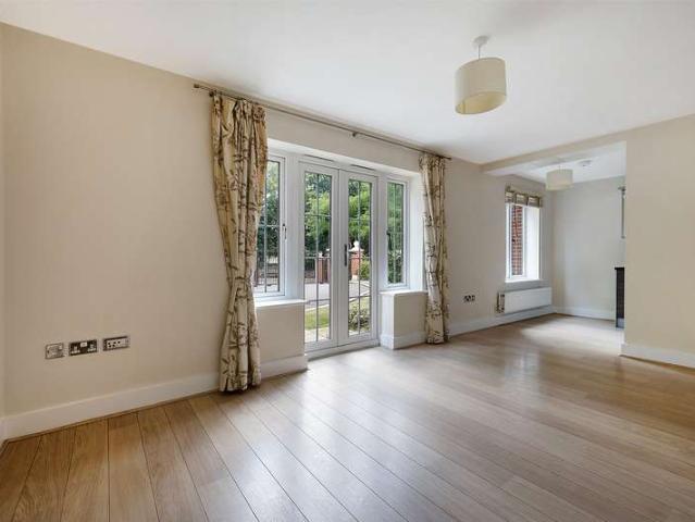 2 Bedroom Flat