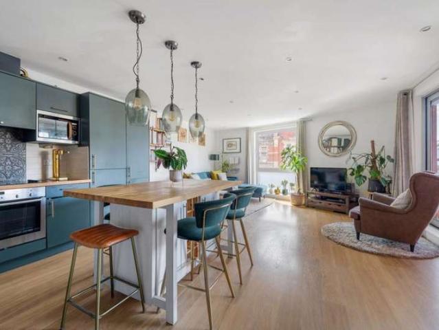 2 Bedroom Flat