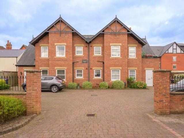 2 Bedroom Flat