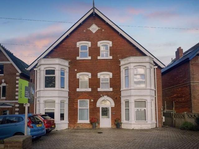 2 Bedroom Flat
