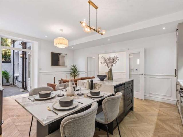2 Bedroom Flat
