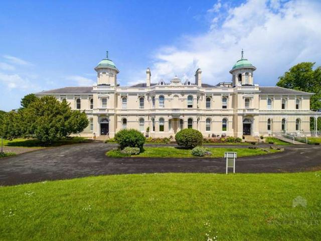 2 Bedroom Apartment Flat