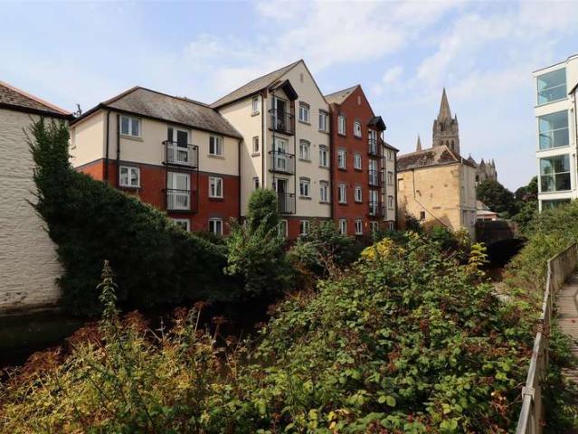 2 Bedroom Flat