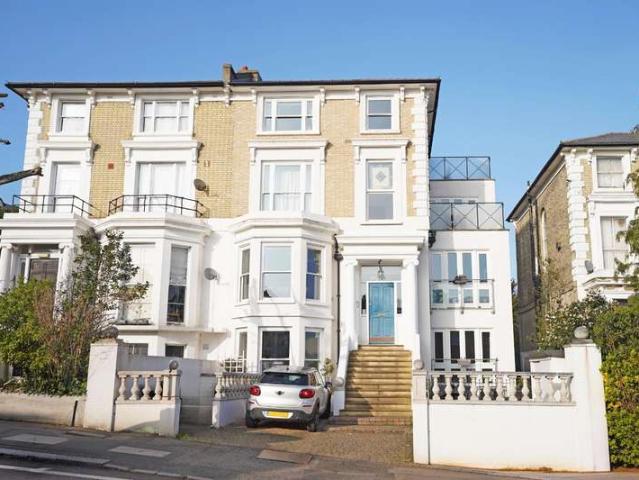 2 Bedroom Flat