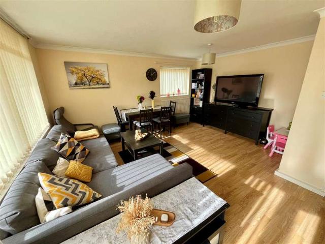2 Bedroom Flat