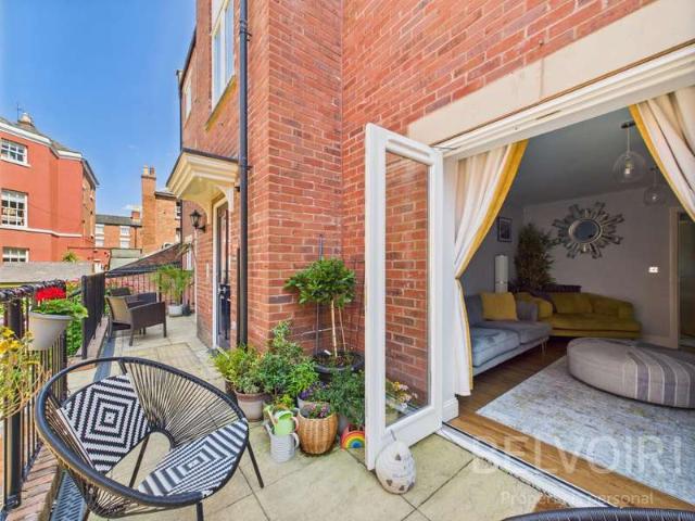 2 Bedroom Flat