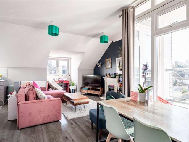 2 Bedroom Flat